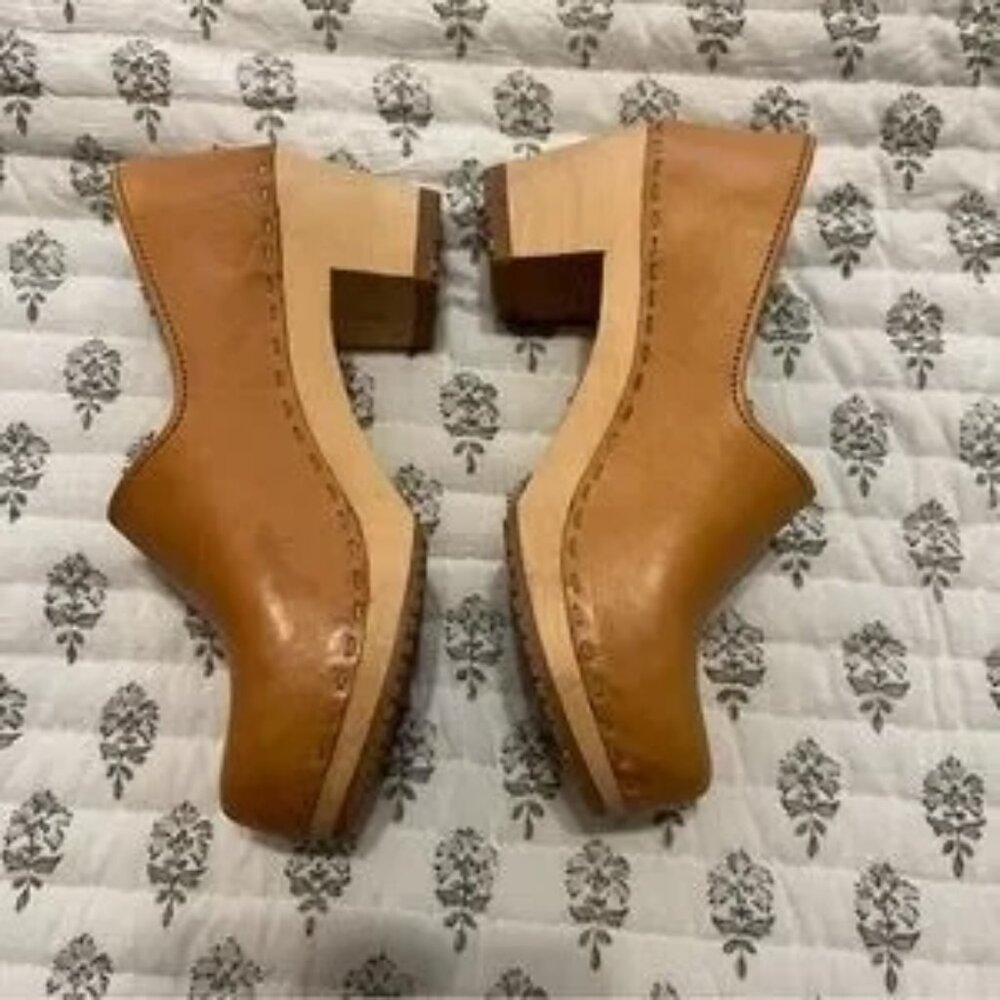 New, never worn Sandgrens Brett Clog in Light Brown